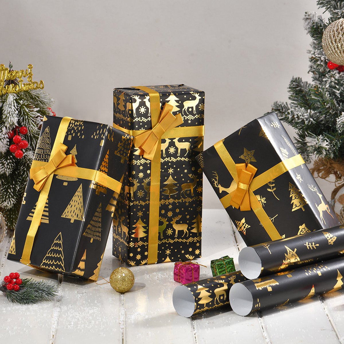 Black & Gold Christmas Wrapping Paper, 50 x 70 cm