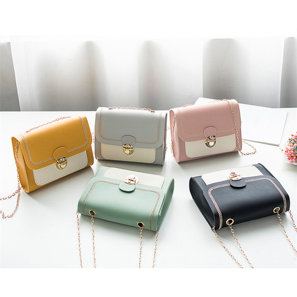 Chain Lock Shoulder Bag