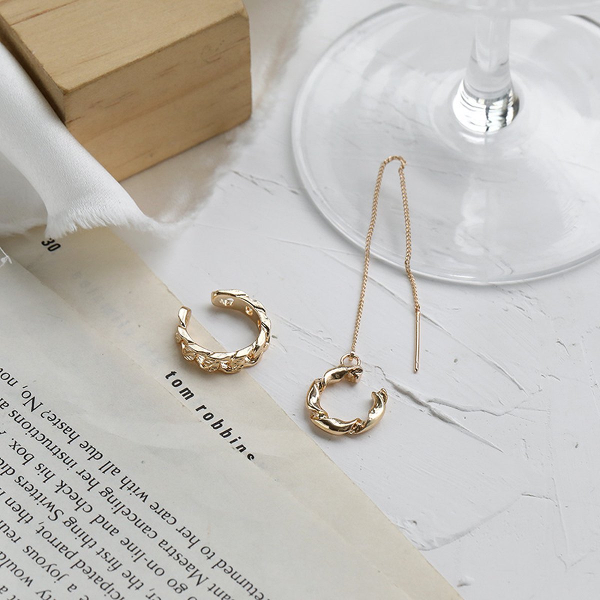 Creative Asymmetric Ear Cuff Without Piercing