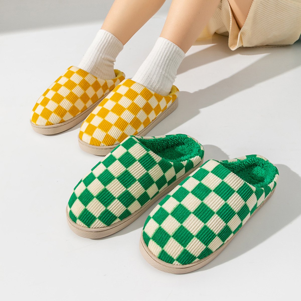 Gradient Plush Slippers