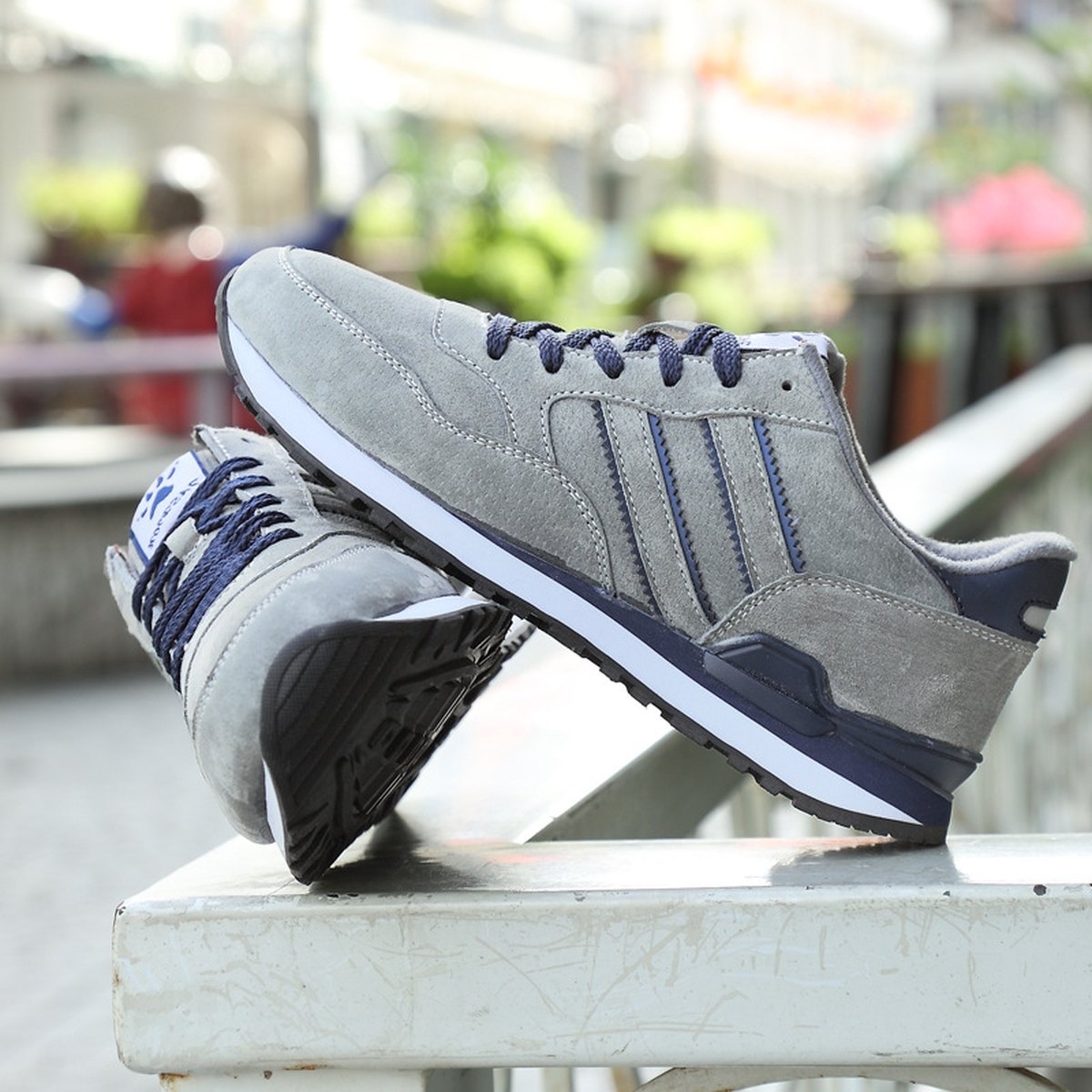 Men's Casual Leather Sneakers