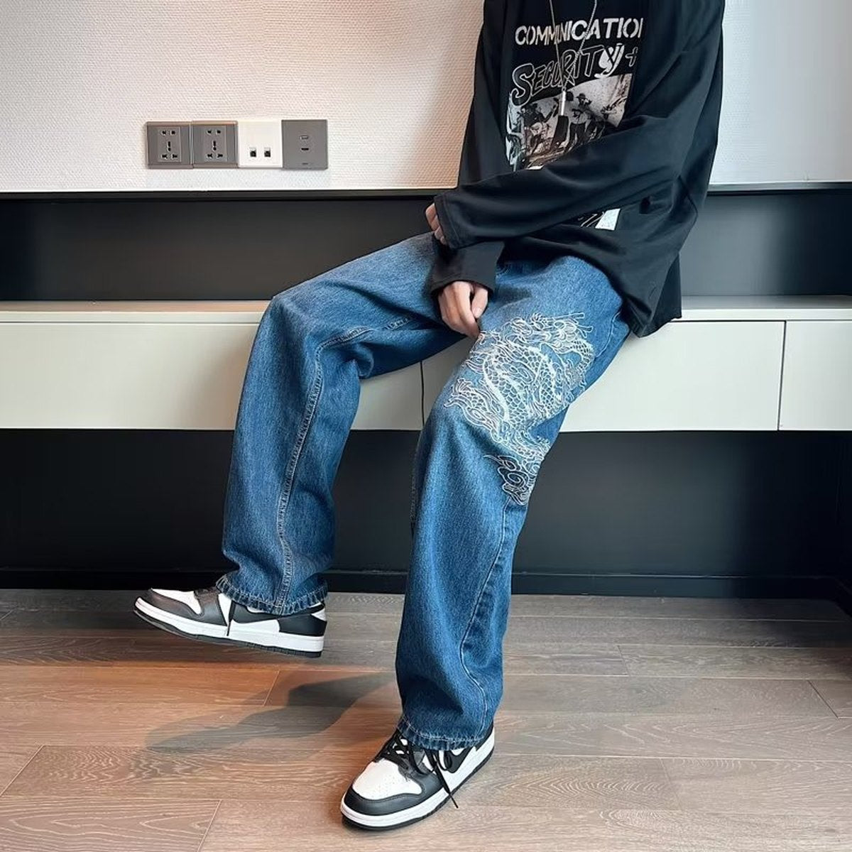 Men's Embroidered Loose Jeans