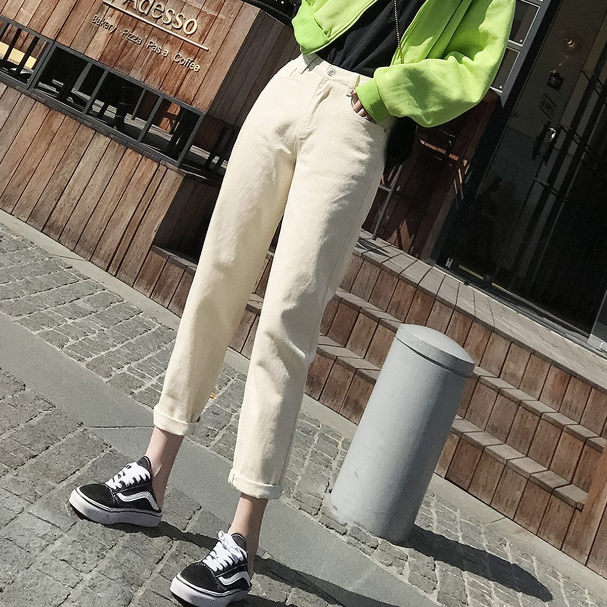 Women's Cropped Jeans