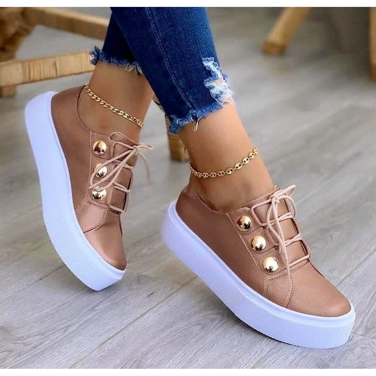 Women's Lace-Up Rivet Flats