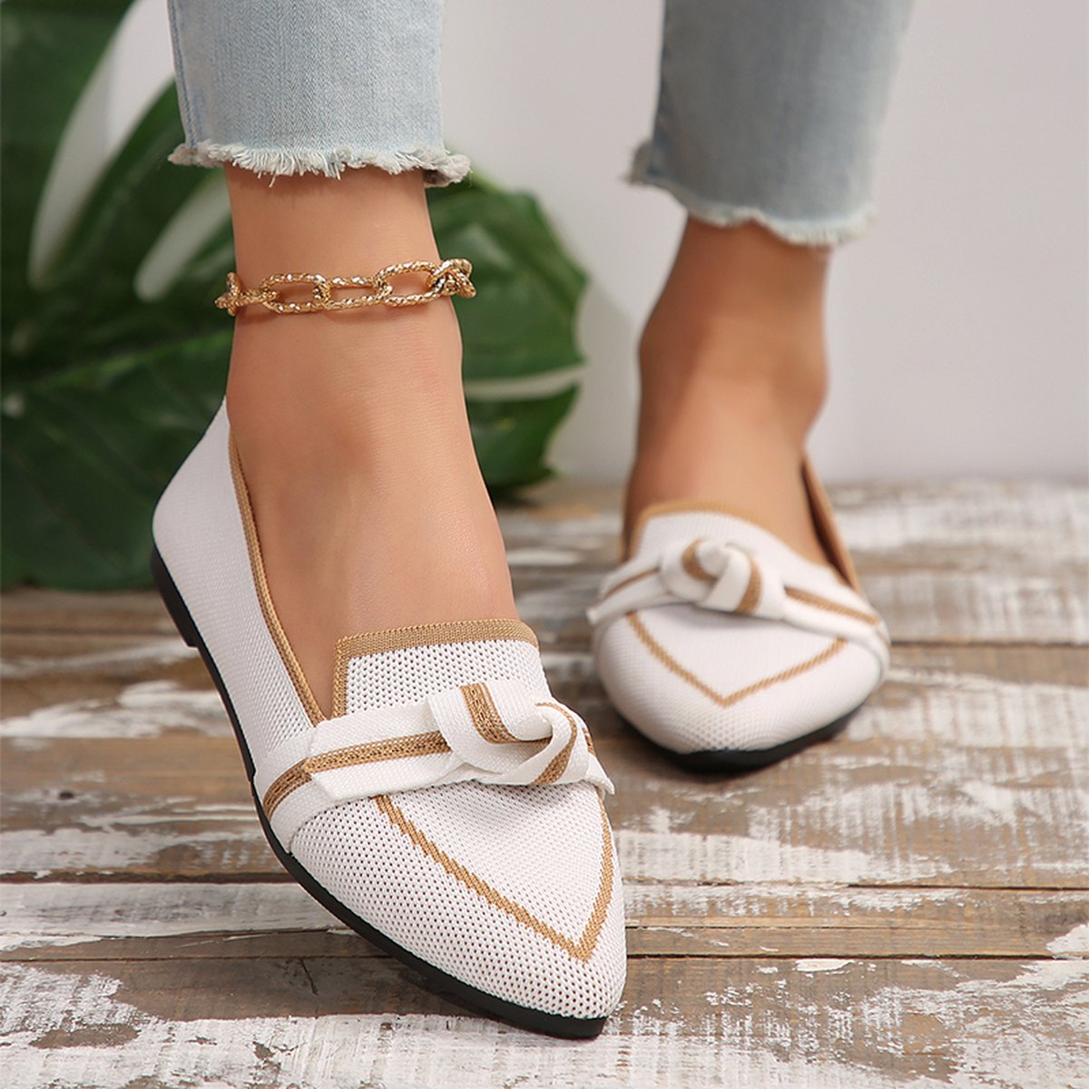 Women's Pointed Bow Flats
