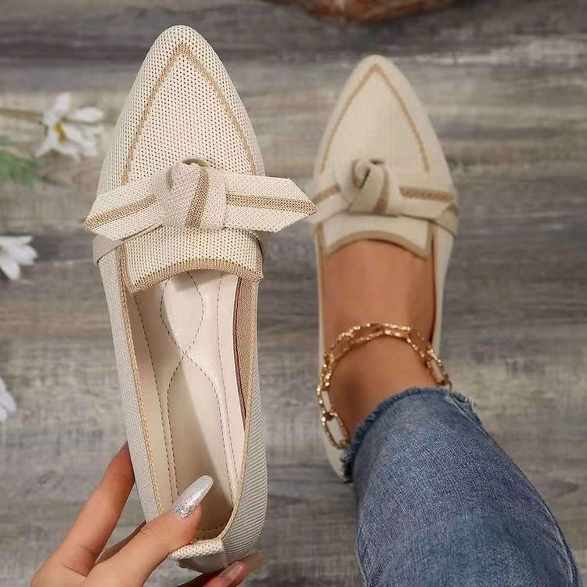 Women's Pointed Bow Flats