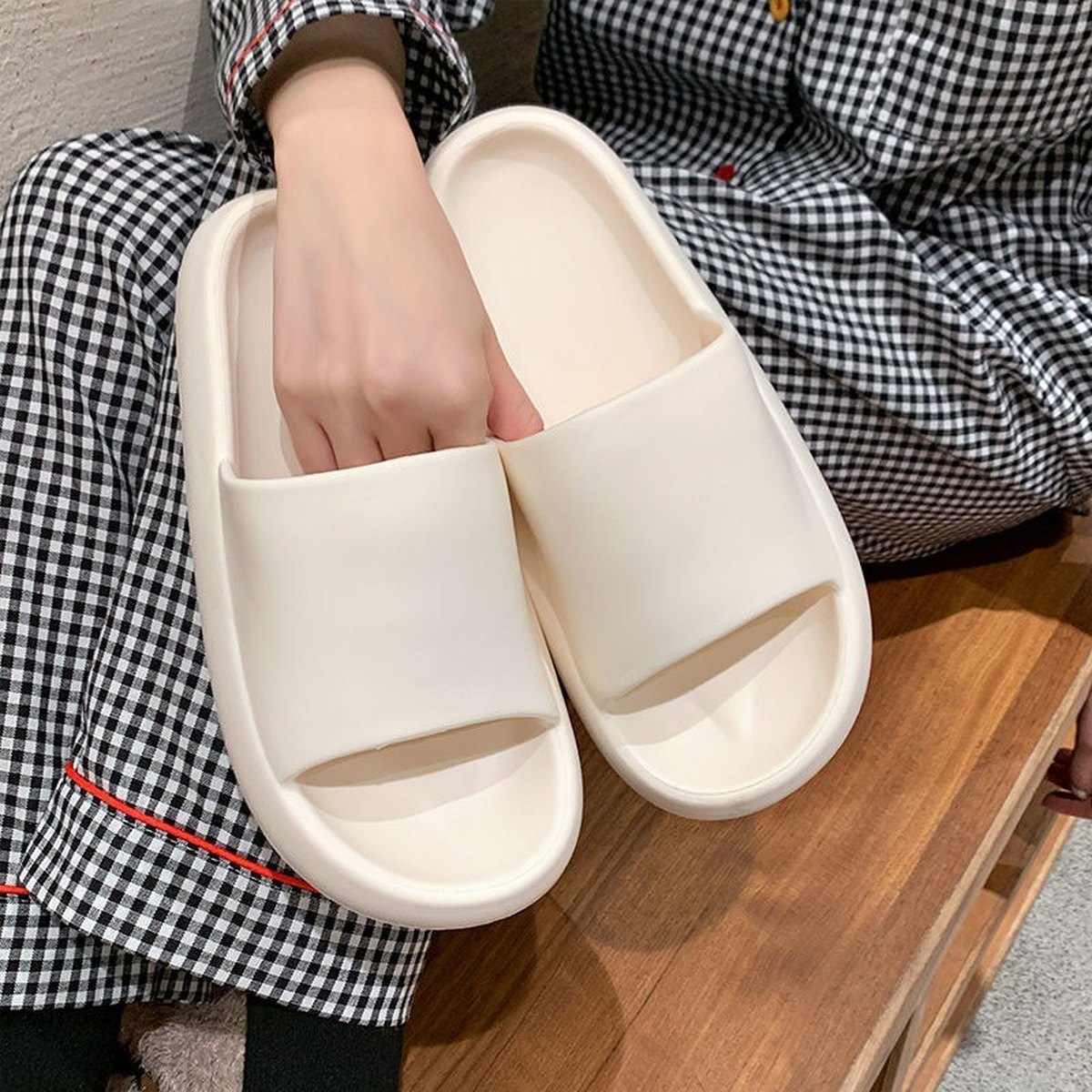 Men's Bathroom Antiskid Cartoon Wearing Sandals Slippers