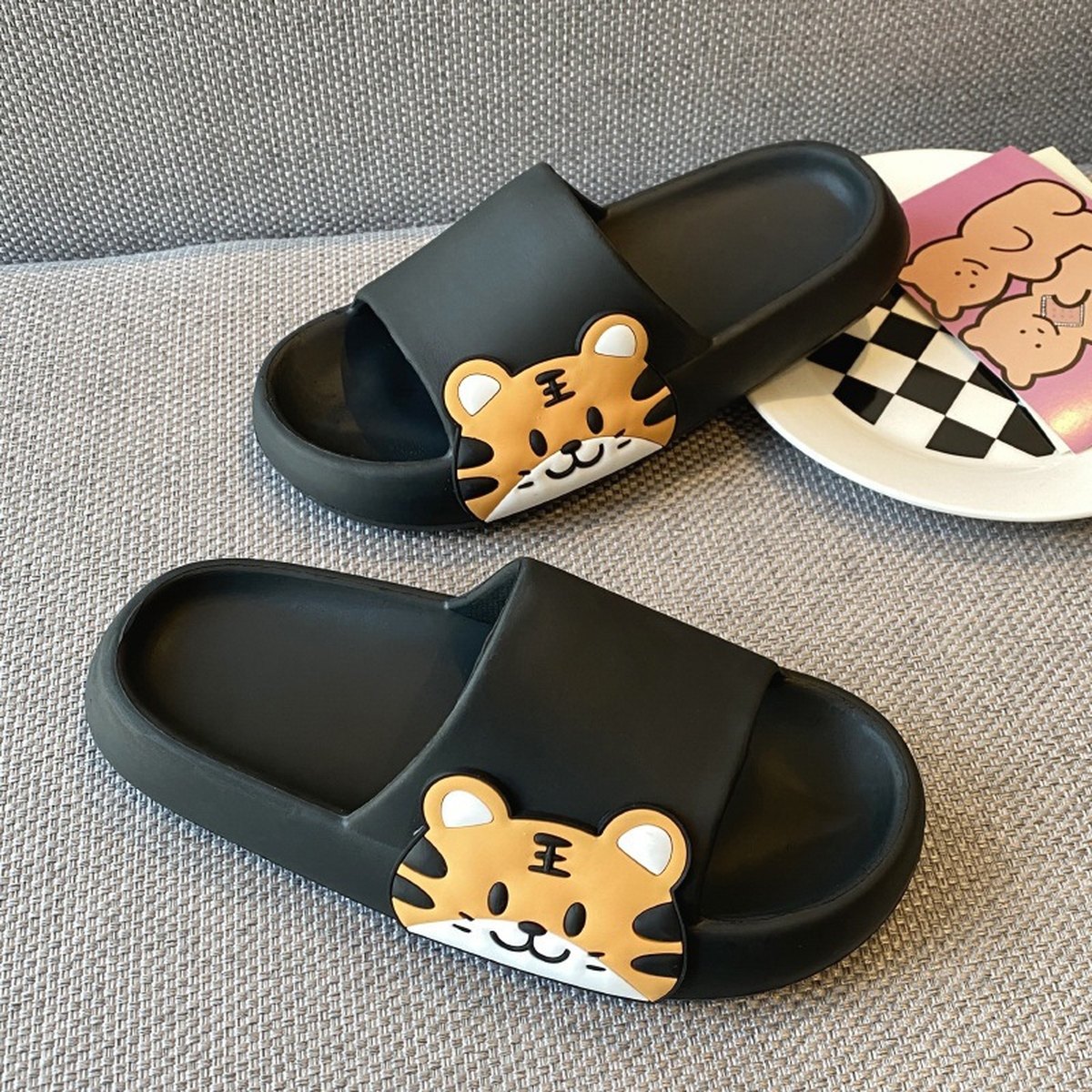 Men's Bathroom Antiskid Cartoon Wearing Sandals Slippers