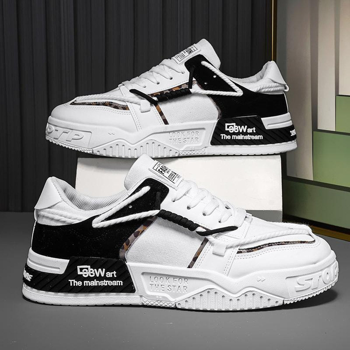 Men's Casual Thick-soled Canvas Sneakers Sports