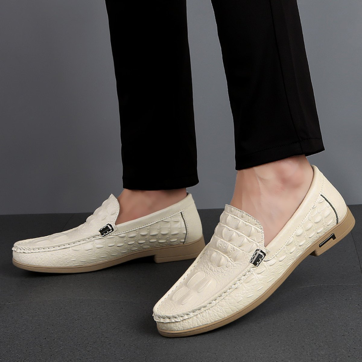 Men's Cowhide Gommino Breathable Casual Shoes