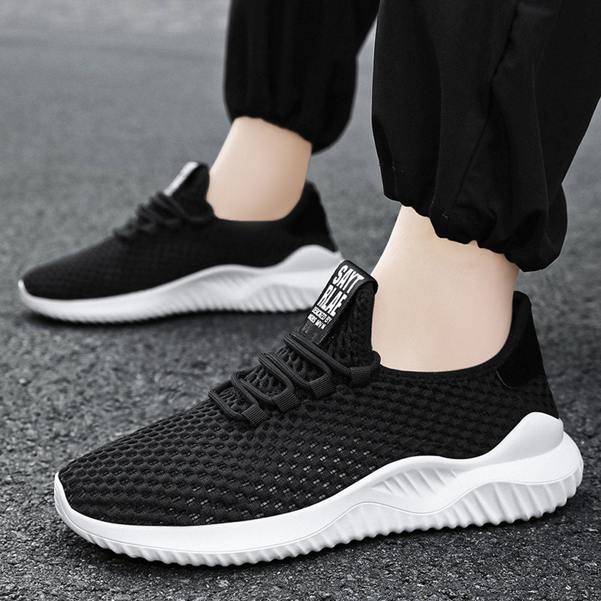 Men's Light Mesh Running Shoes