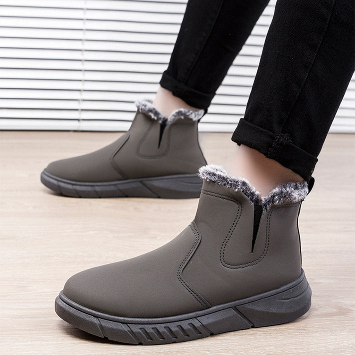 Men's Plush-Lined Snow Boots