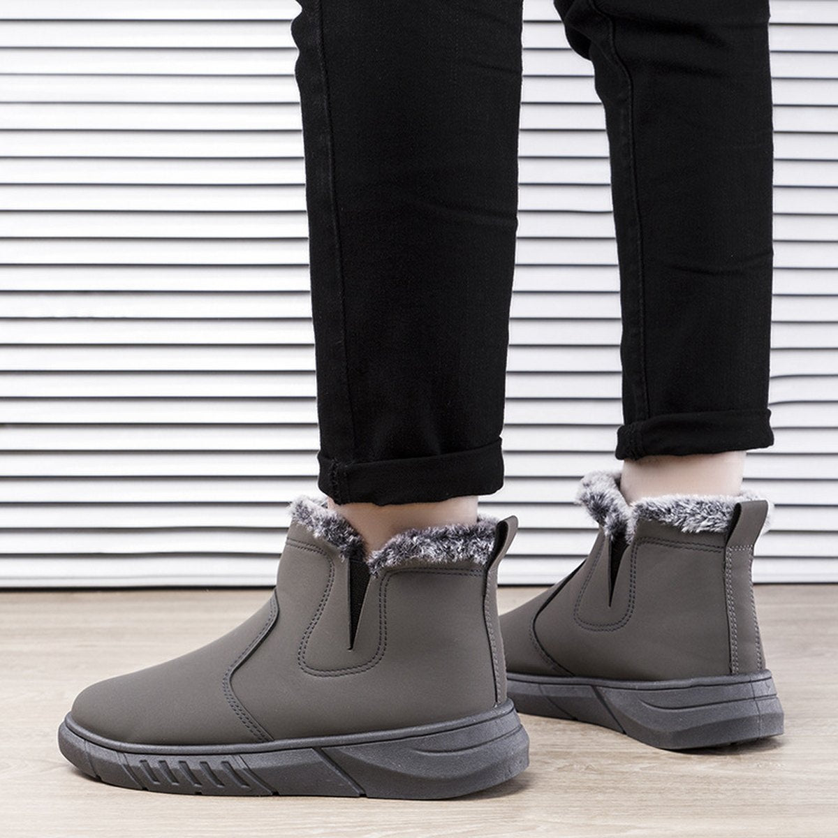 Men's Plush-Lined Snow Boots