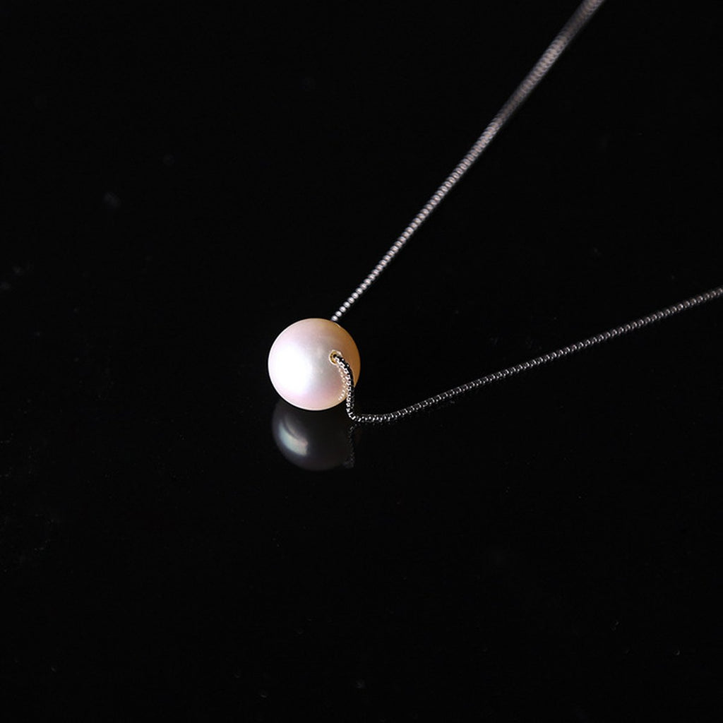 Minute Pearl Necklace
