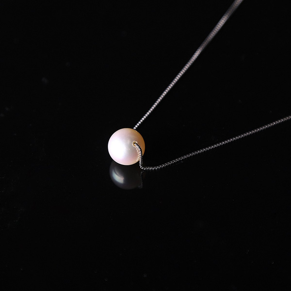 Minute Pearl Necklace