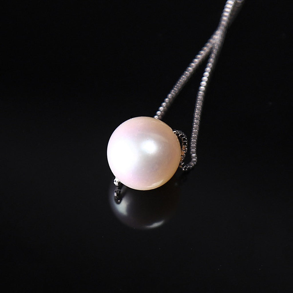 Minute Pearl Necklace