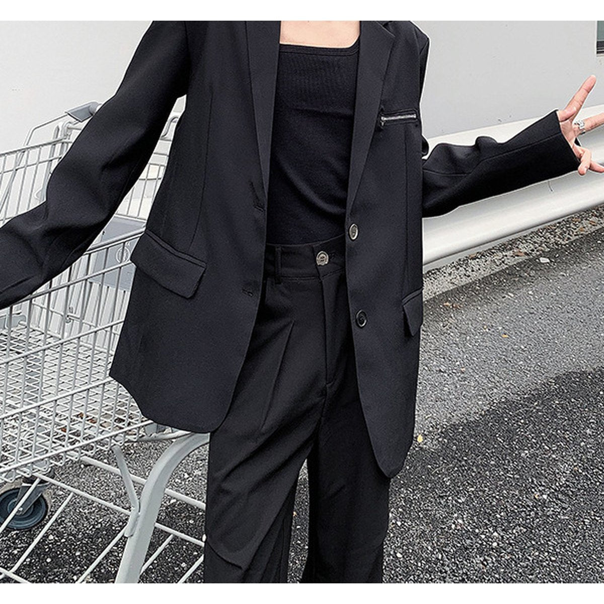 Men's Clean Well-fitted Black Blazer