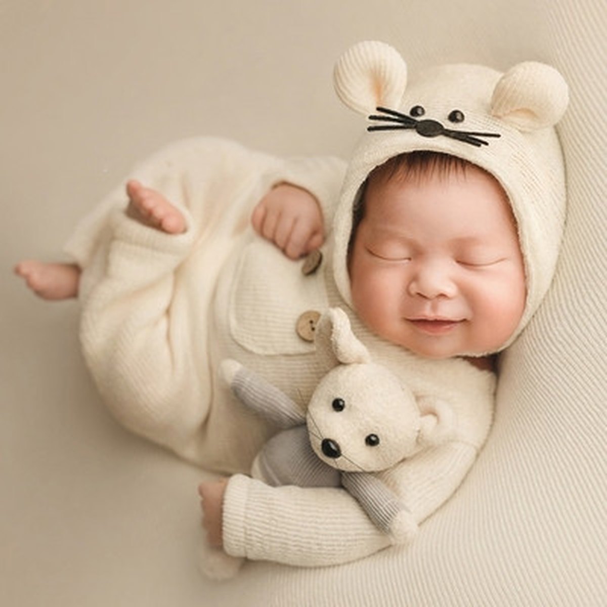 Newborn Photo Hat and Doll Set