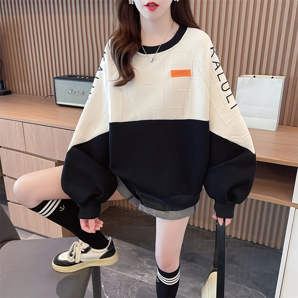 Women's American Retro Contrast Color Sweatshirt