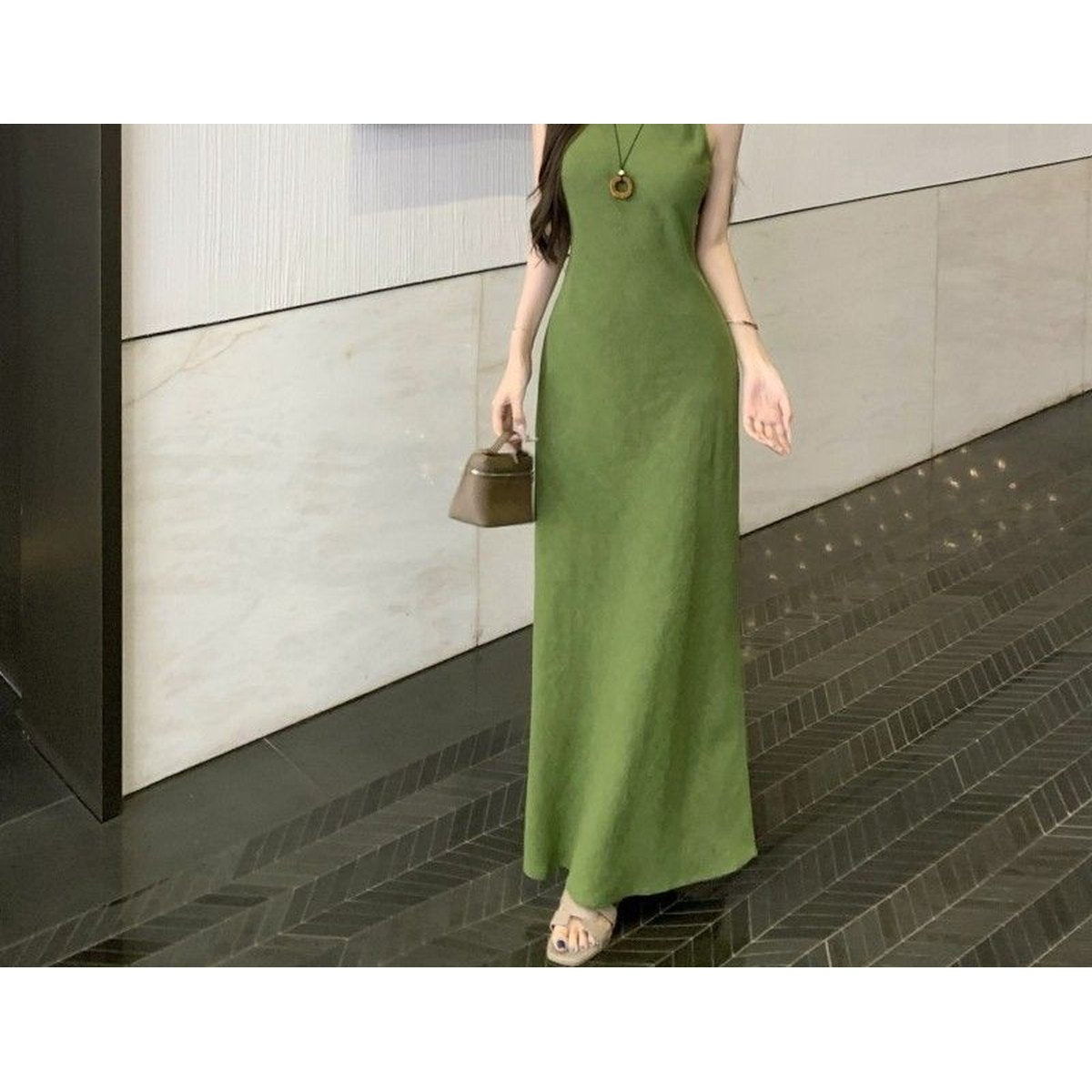 Women's Figure-flattering Sleeveless Midi Dress Tall