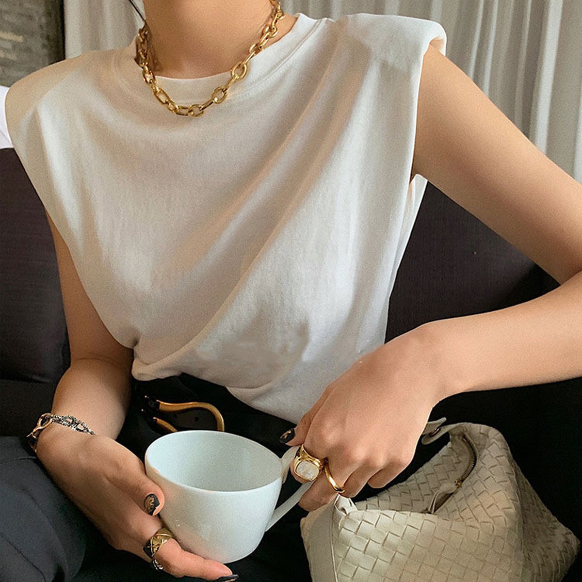 Women's Sleeveless Shirt