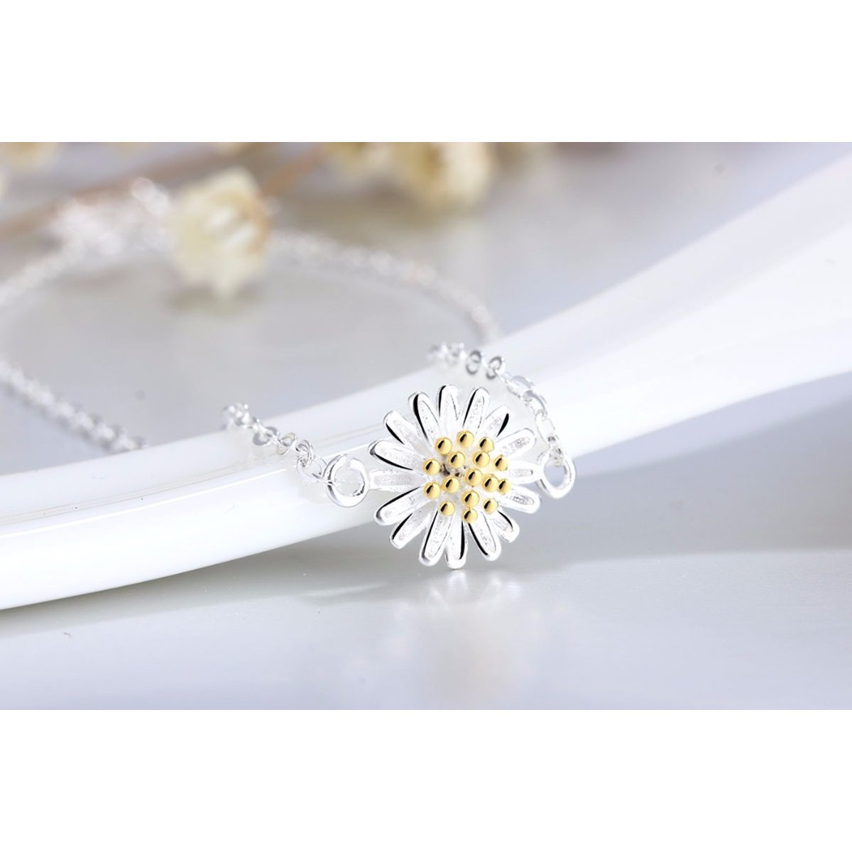 Small Daisy Anklet