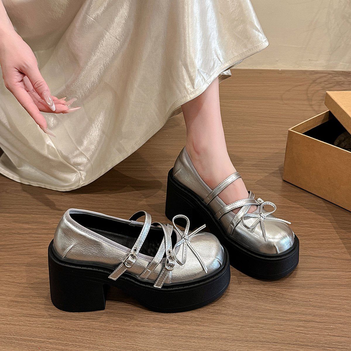 Women's Black Round Toe Platform Mary Janes French