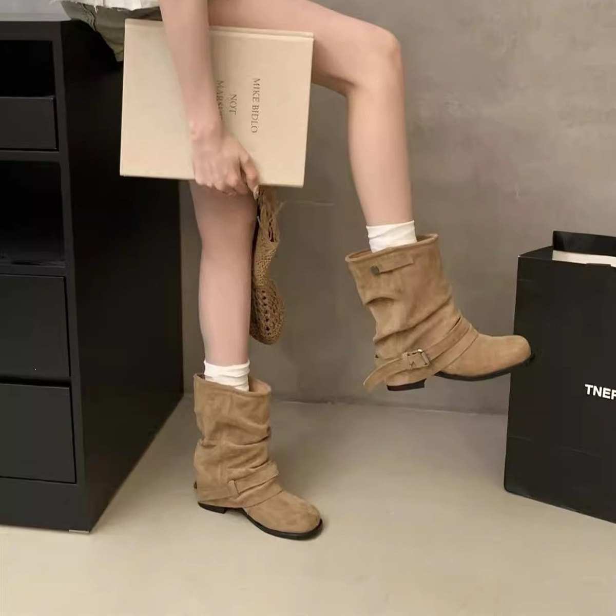 Women's Chunky-heeled Pleated Ankle Boots