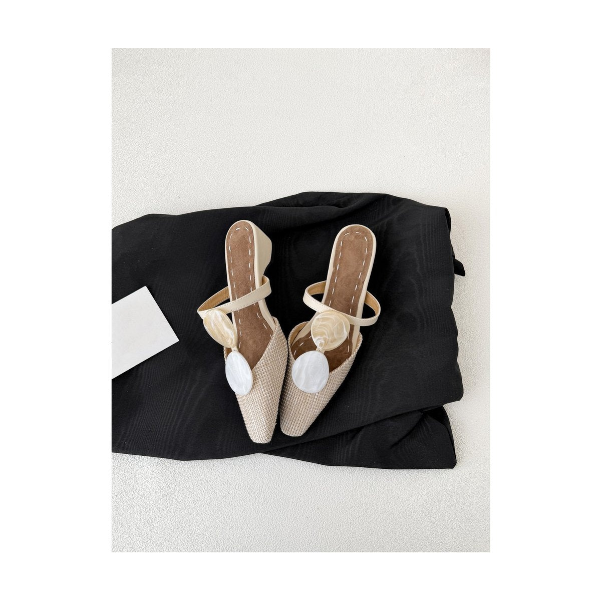 Women's Daoguang Holiday Amber Buckle Woven Breathable Mules