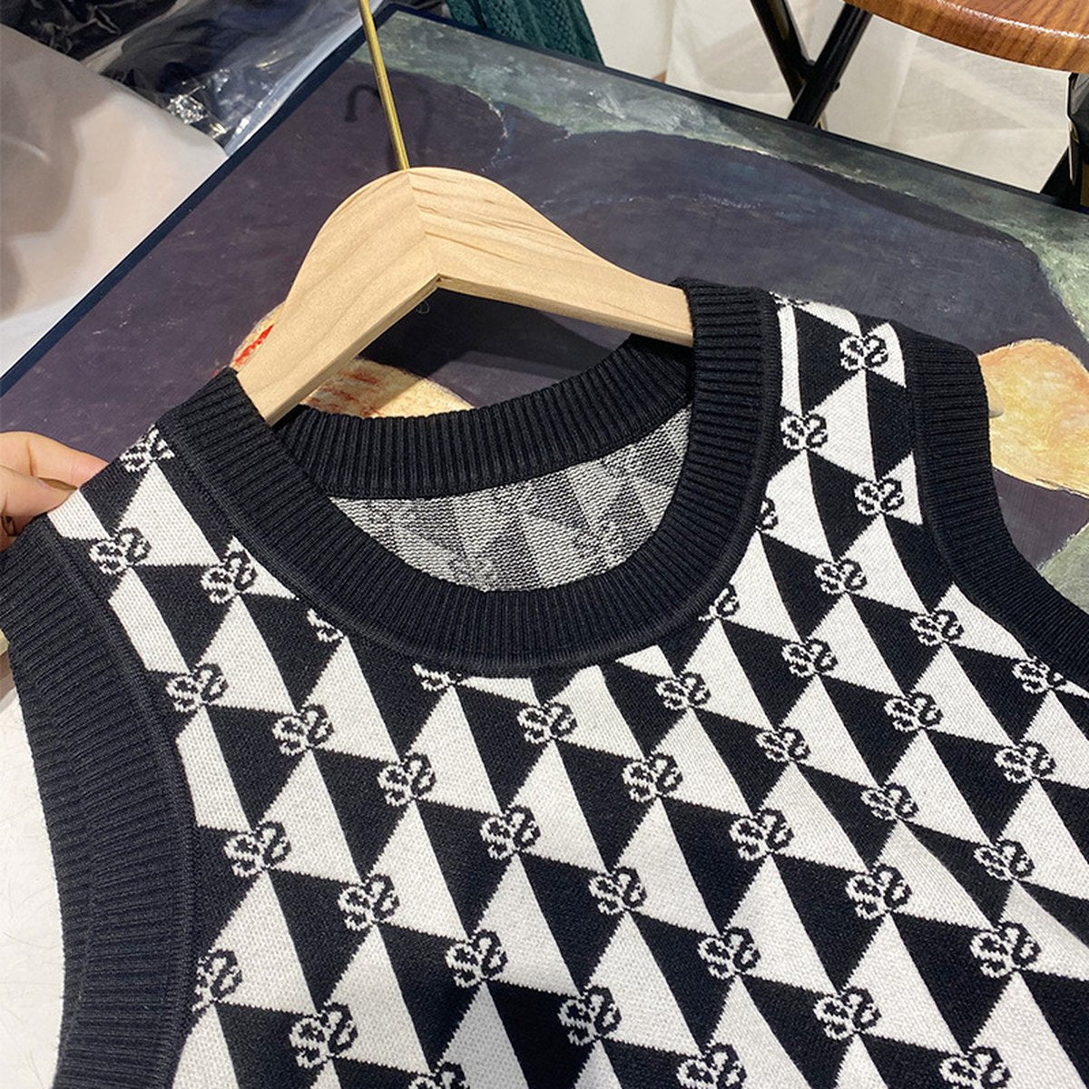Women's Diamond Jacquard Letter Geometric Vest