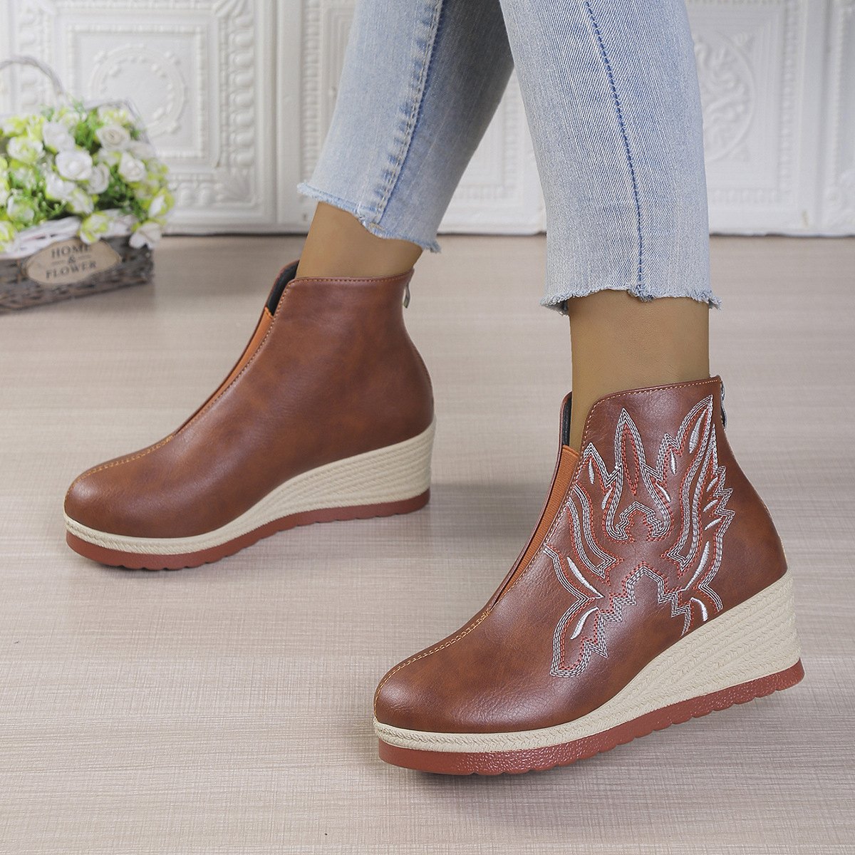 Women's Embroidered Thick Version Retro Ankle Boots
