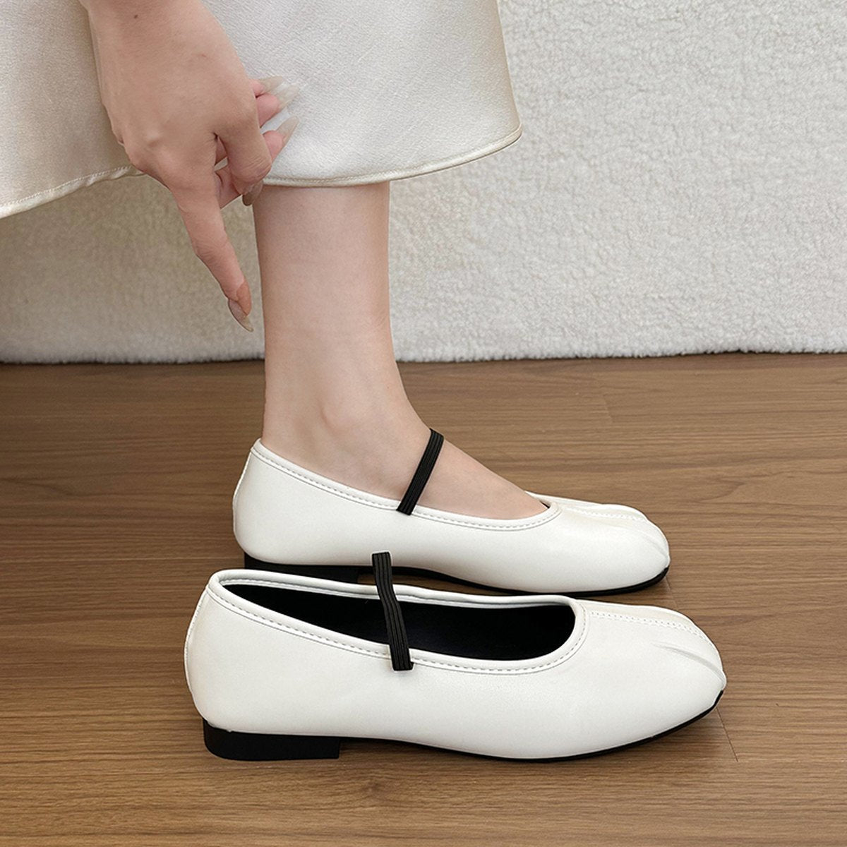Women's Flat Vintage Unique Design Low Cut Flats
