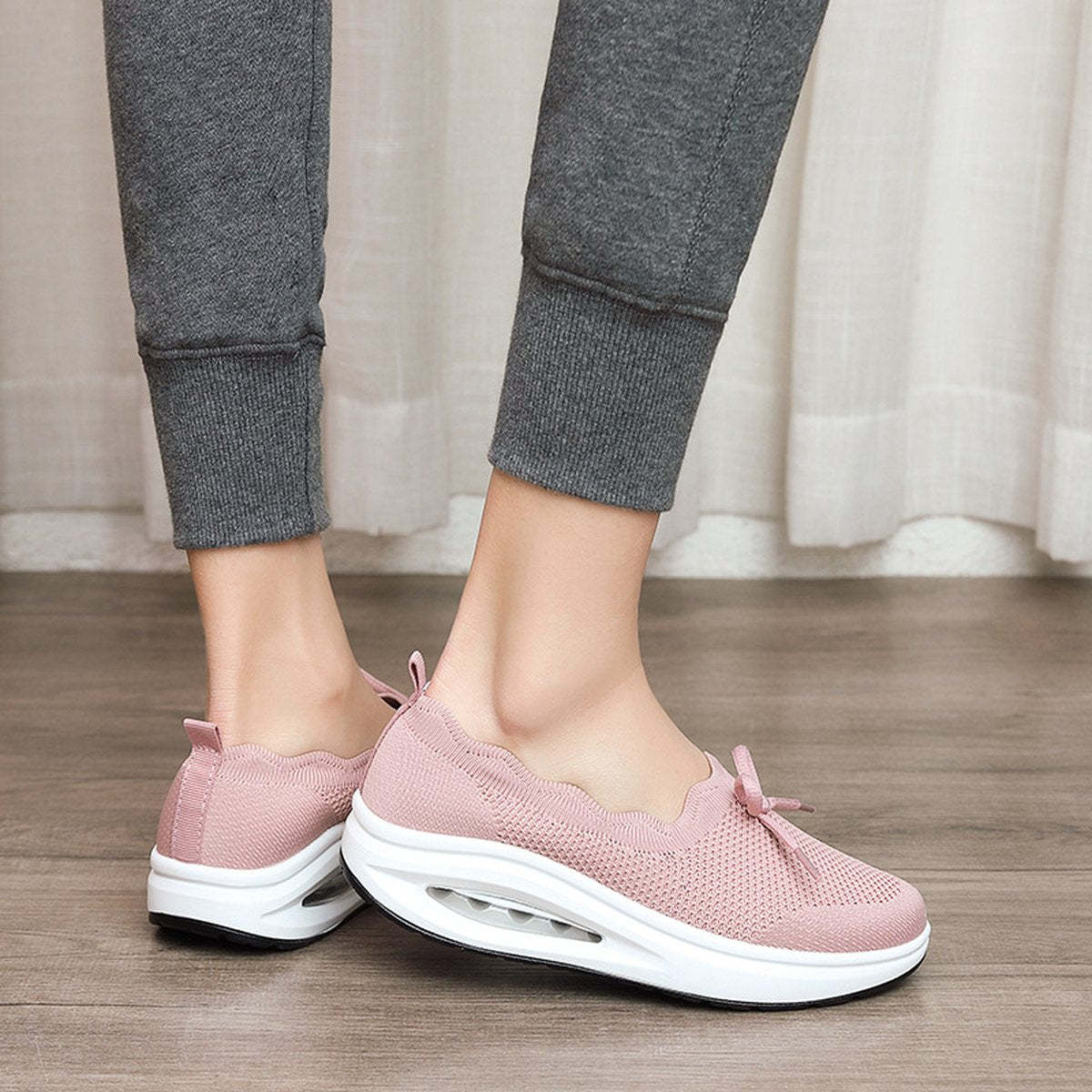 Women's Flying Woven Sports Mesh Breathable One-step Lazy