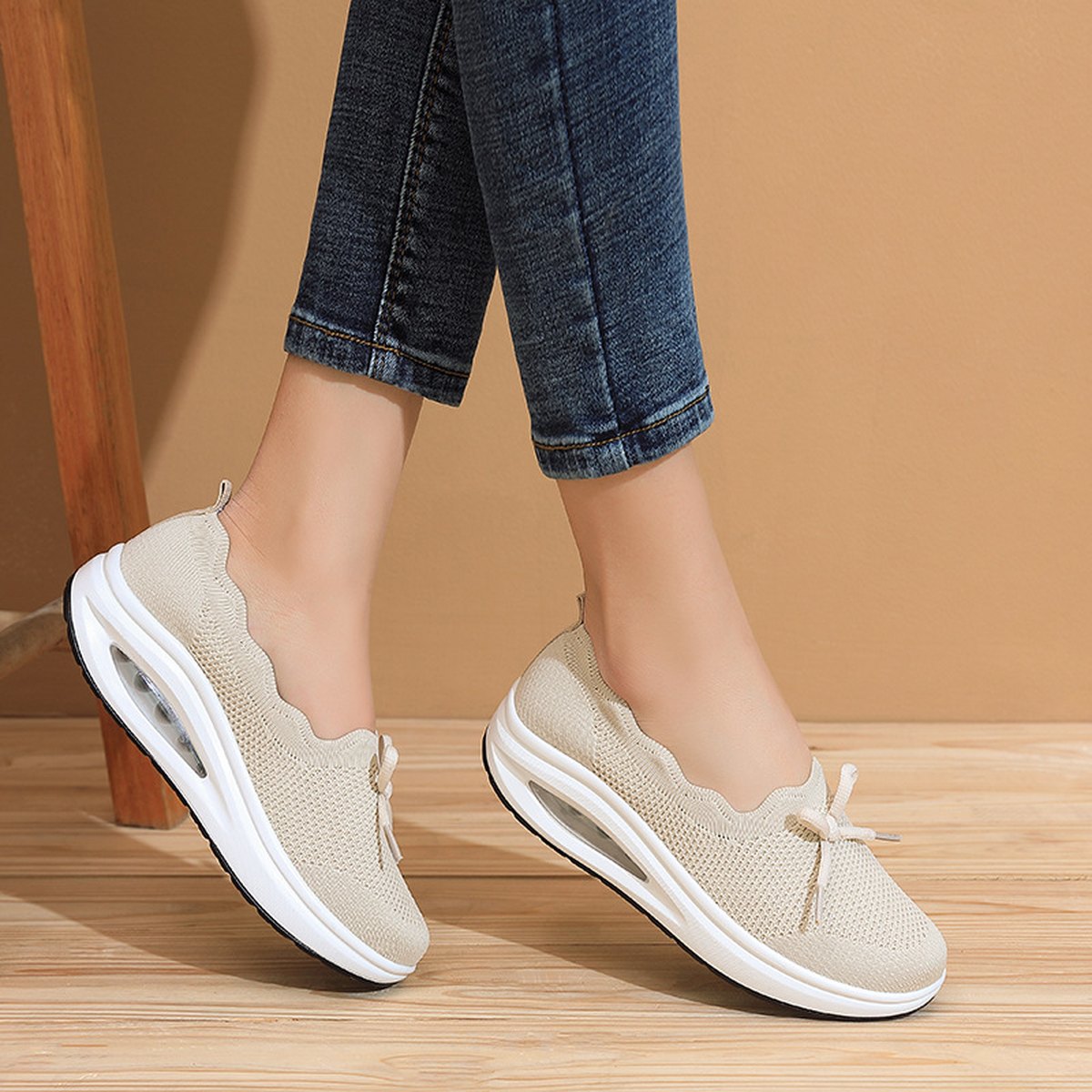 Women's Flying Woven Sports Mesh Breathable One-step Lazy