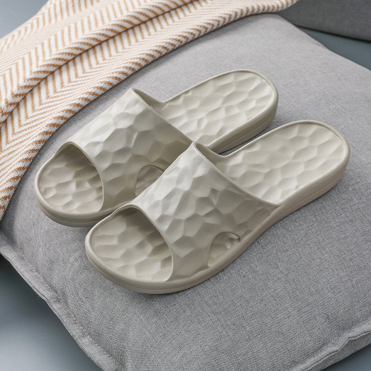 Women's Geometric Bathroom Slippers