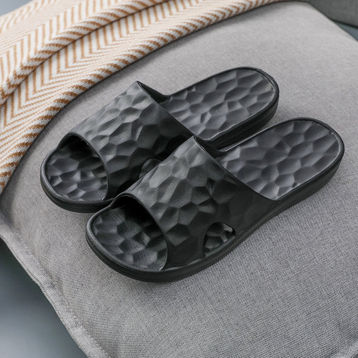Women's Geometric Bathroom Slippers