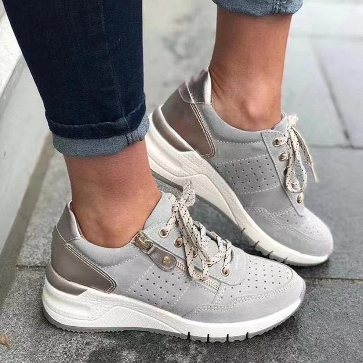 Women's Lace-up Sneakers Cozy Tinck-soled Sports Shoes