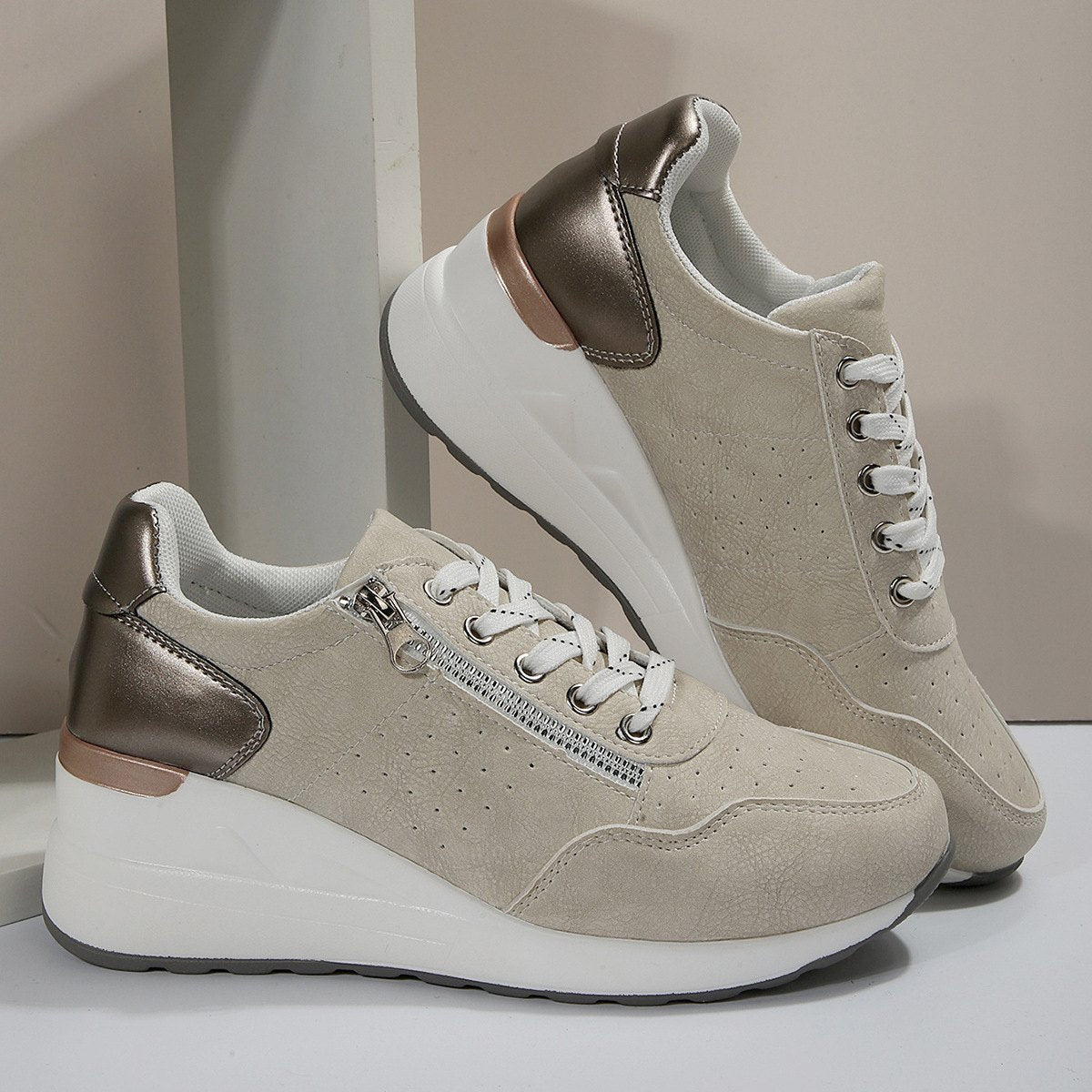 Women's Lace-up Sneakers Cozy Tinck-soled Sports Shoes