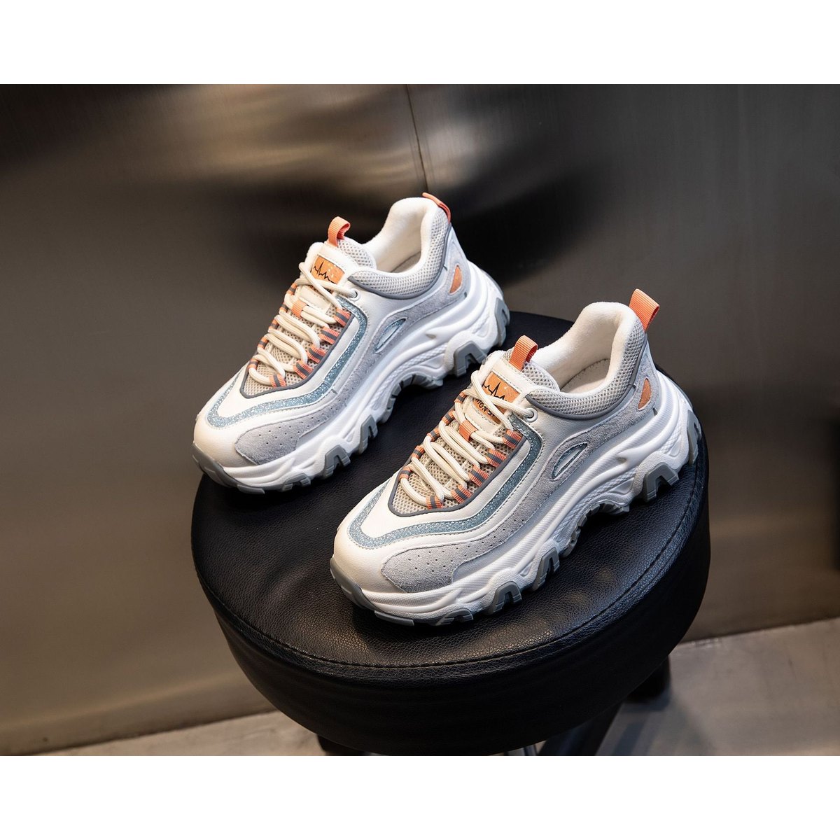 Women's Lightweight Thick-soled Increased Lace-up Casual Sneakers