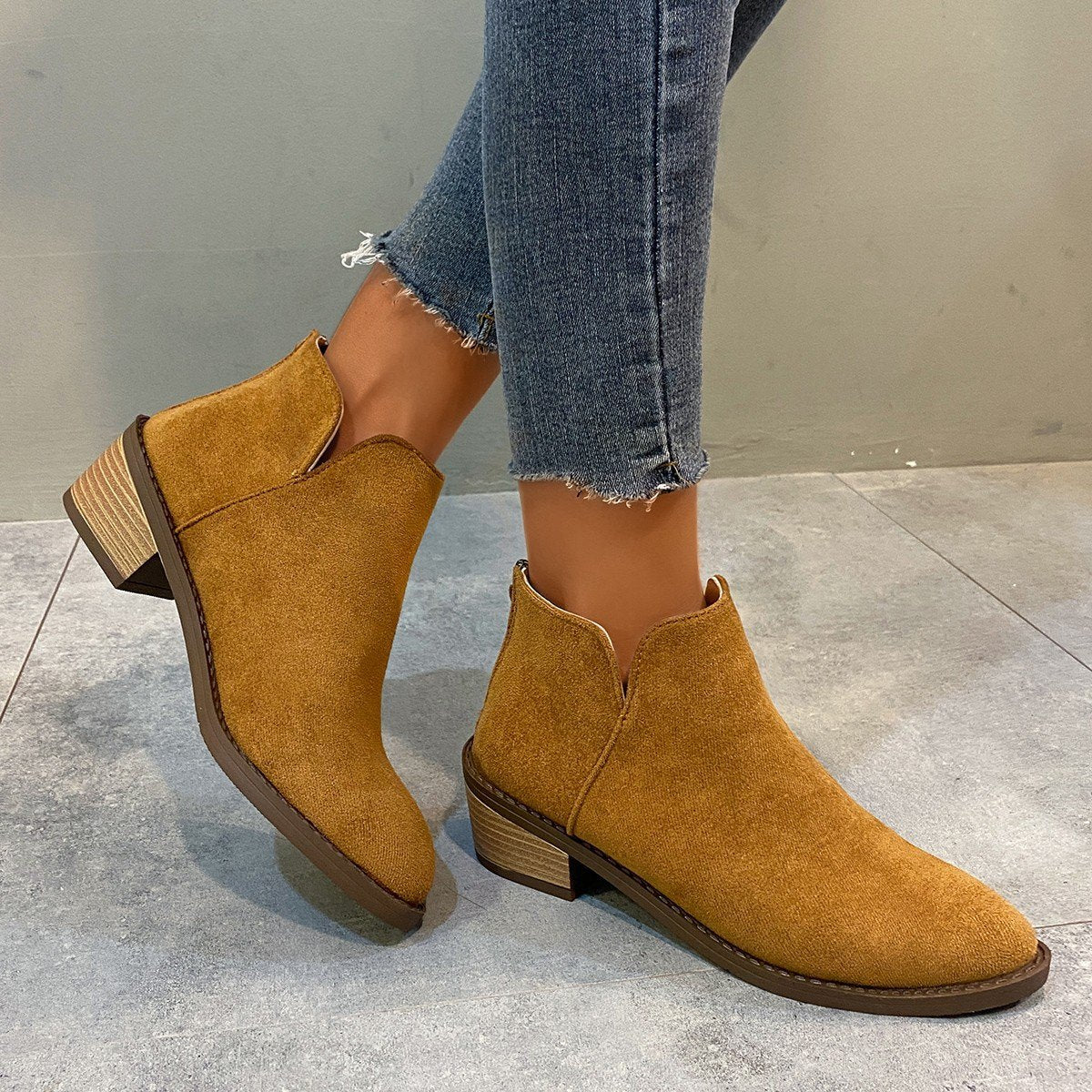 Women's Martin Plus Size Pointed Ankle Boots