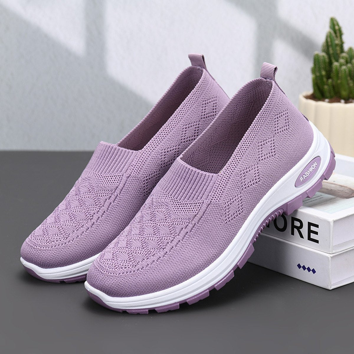Women's Non-slip Soft-soled Flyknit Walking Shoes Classic Breathable
