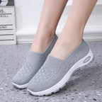 Women's Non-slip Soft-soled Flyknit Walking Shoes Classic Breathable