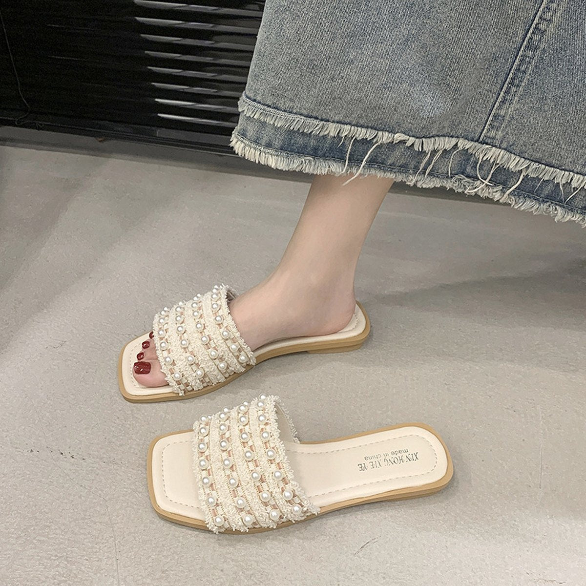 Women's Pearl-embellished Flat Slide Sandals