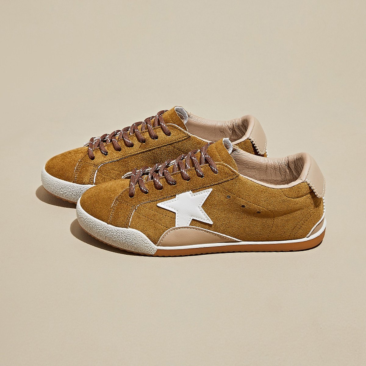 Women's Retro White Sneakers