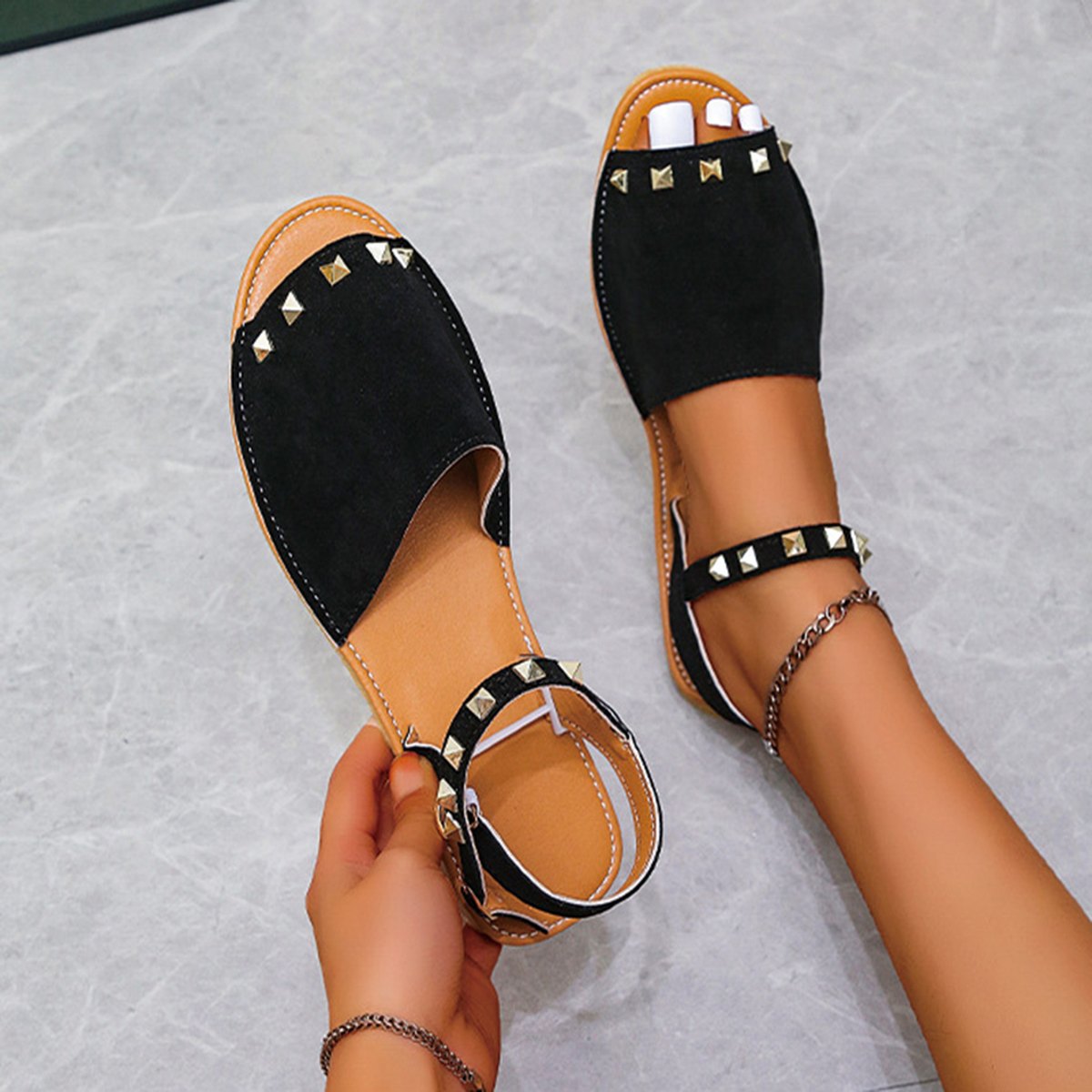 Women's Rivet Sandals Fish Mouth Shoes Flat Beach