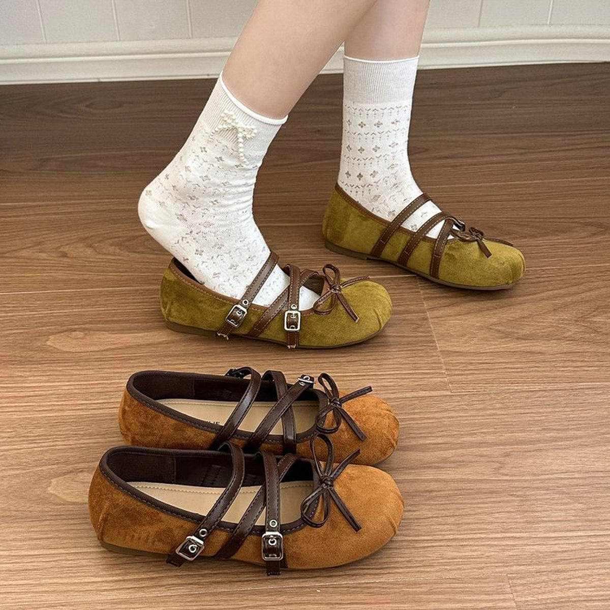Women's Round Toe Crisscross Strap Bow Ballet Flats